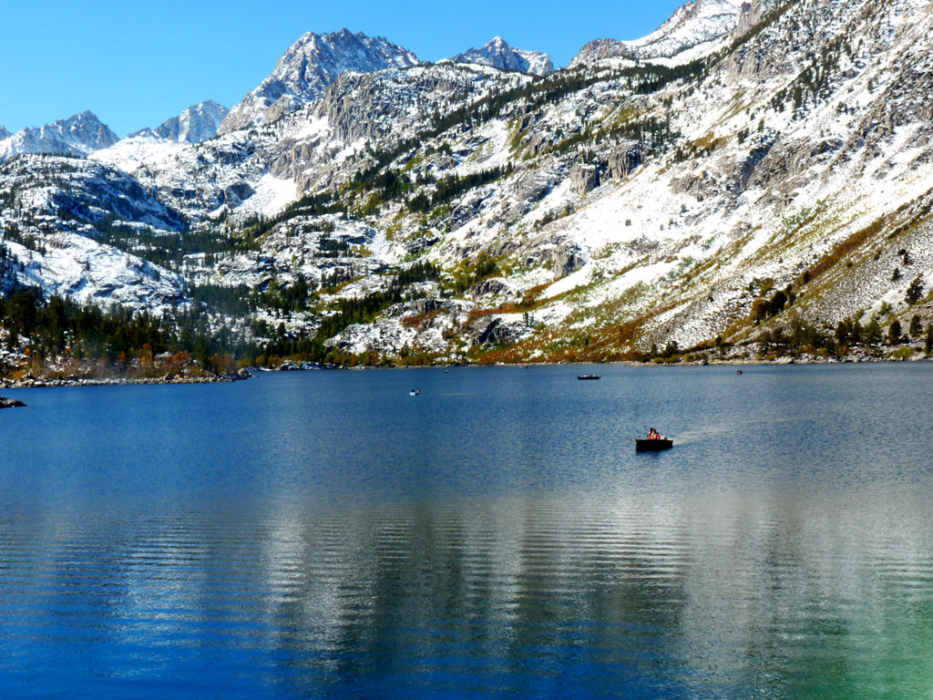 主教鎮山上的傻不李娜湖(Lake Sabrina -2782m）
