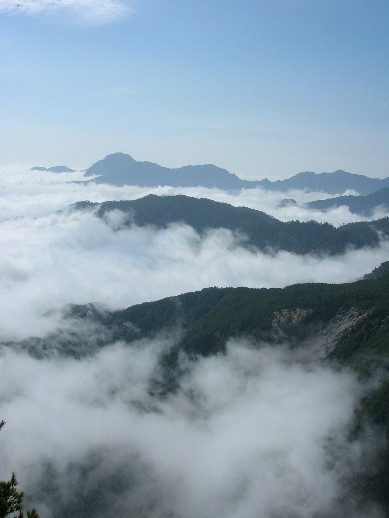 雲峰相連到新康