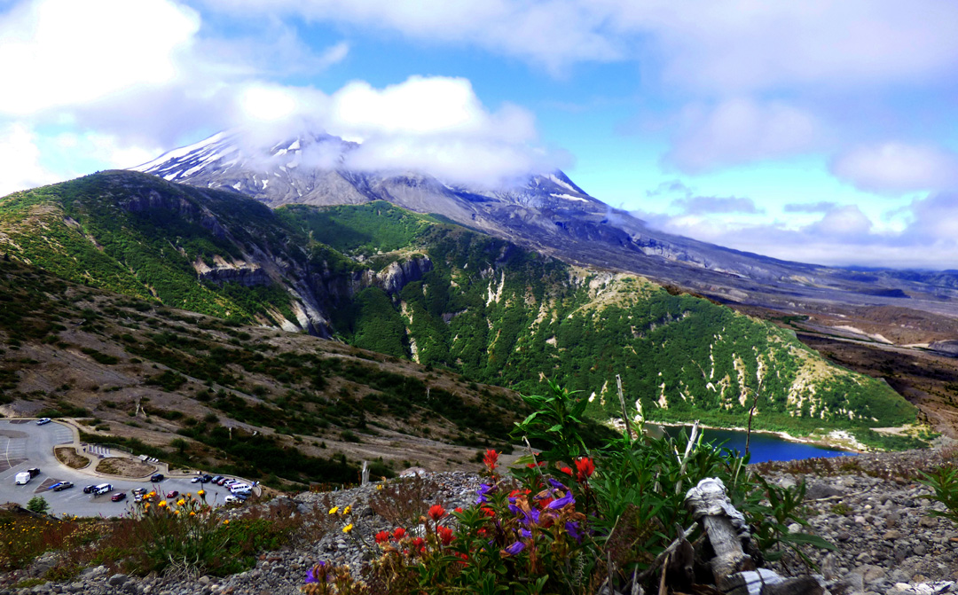 聖海倫山(Mt. St. Helens)臉上破了個大口子, 不想讓你瞧見.