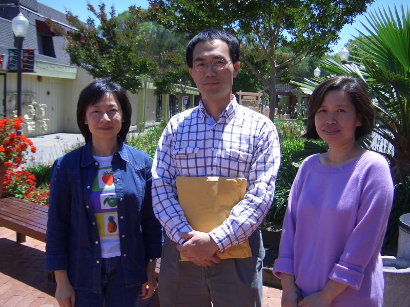 和大弟賢伉儷在San Jose 相會(左起劉玫蘭、王志昌、阮雅慧)