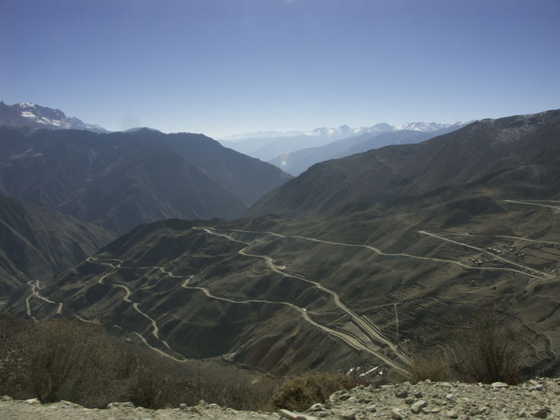 怒山公路九彎十八拐