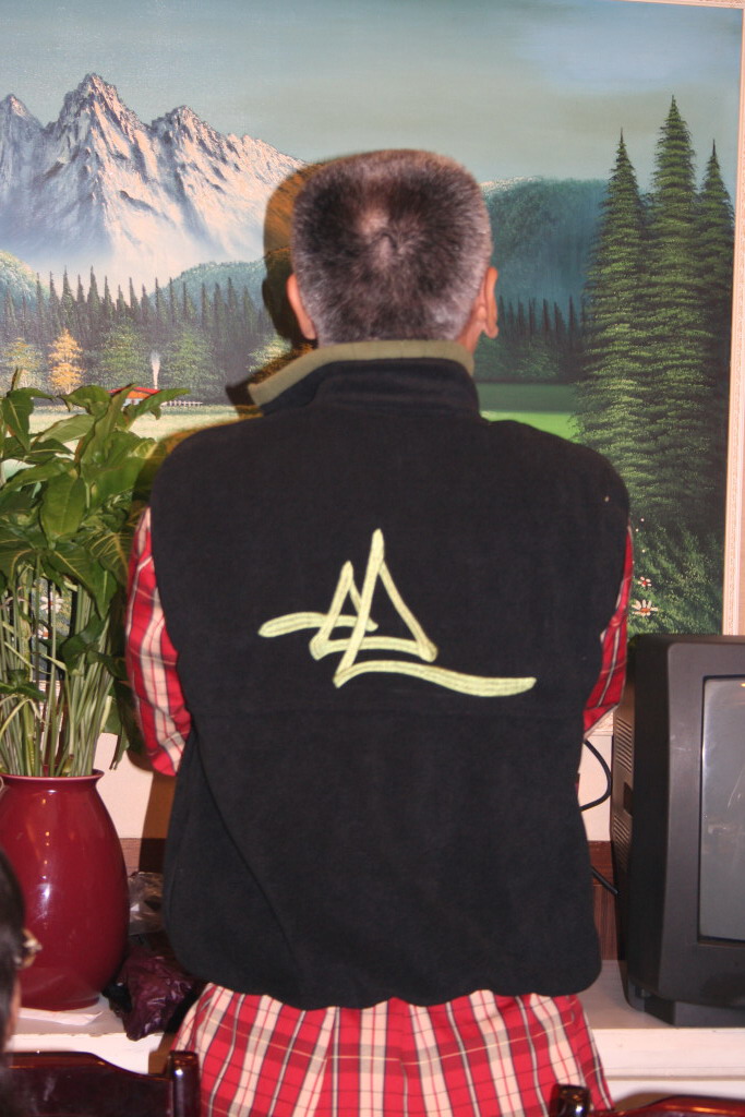 啊~~其實只有背影還可以！進階版會服之二。