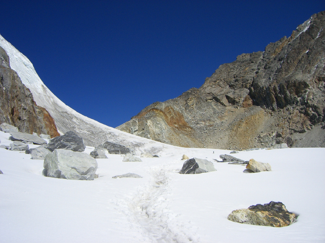 on the way to the Chola pass / photo by zhen. 05 27