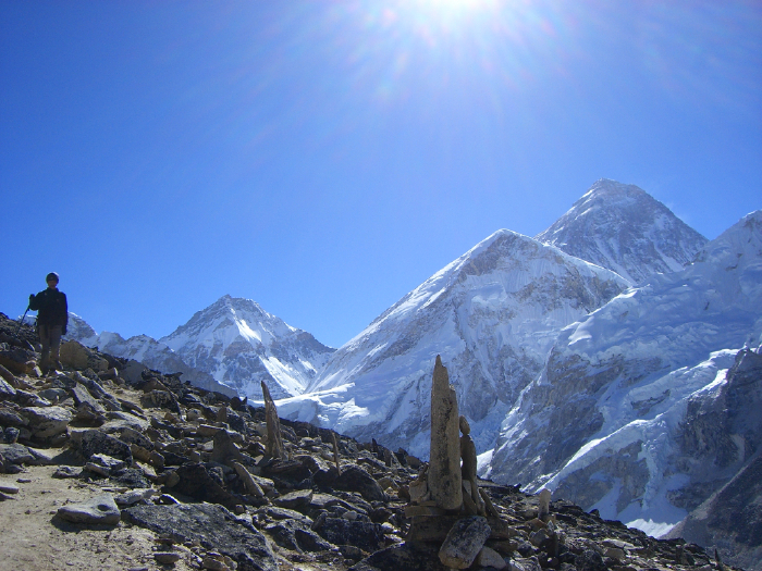 Changtse章子7550, Everest west shoulder7205 and Everest in top right 8850 / viewed on ascent of Kala Patthar / 05 25