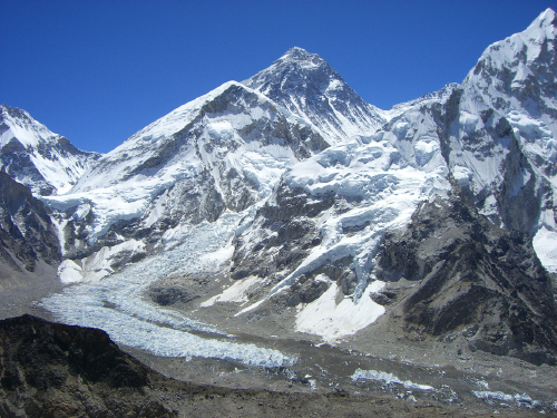 Lho La / pass 6006m, Everest west shoulder 7205m, Everest 8850m and South Col 7986m on the summit of Kala patthar 5600 / photo by zhen. 05 25 2011