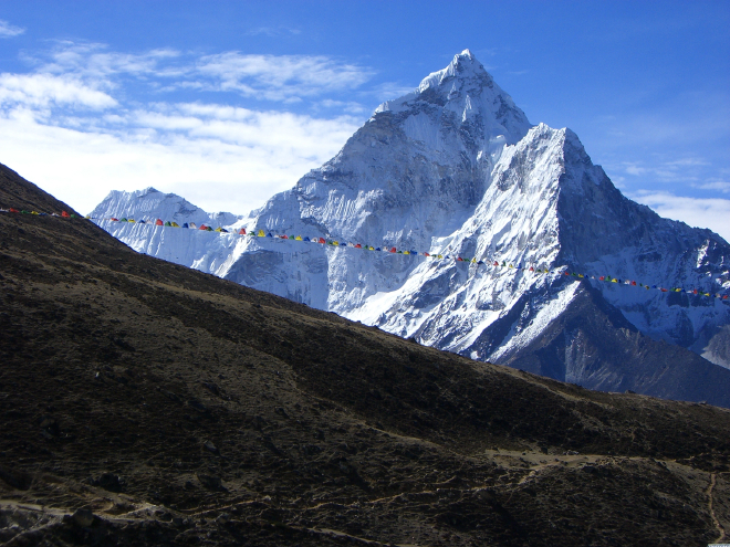 heading to Lobuche, seen from Duglha (Thukla) / 05 23