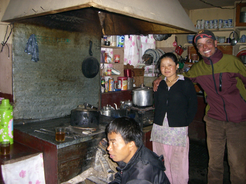Namaste Lodge Pangboche(3950m).2011,5 20 早晨
