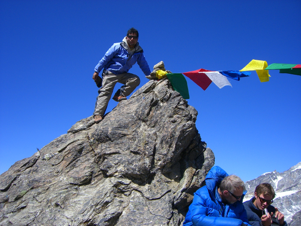 Rakesh Tamang at Gokyo Ri 2012, 5 2  Photo by z.en