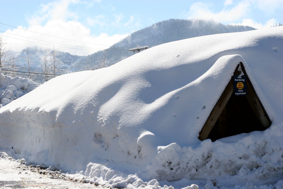 看得出來是消防栓嗎? 不是雪屋噢!