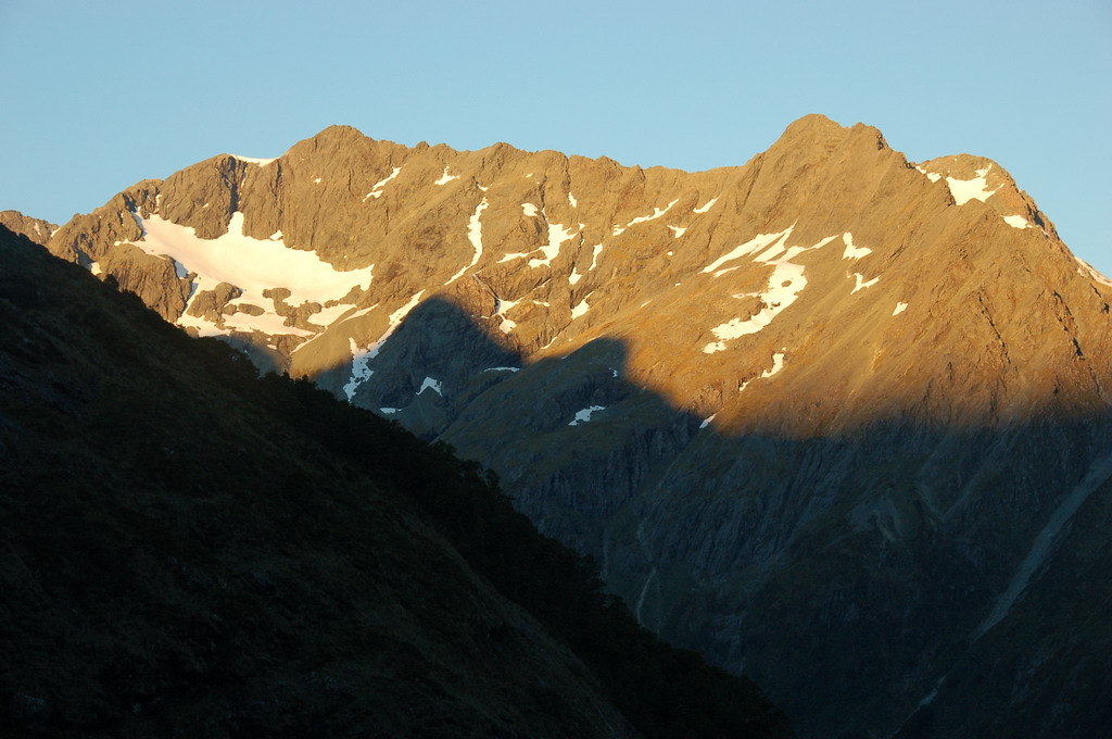 對面就是"高山"...約1500公尺。