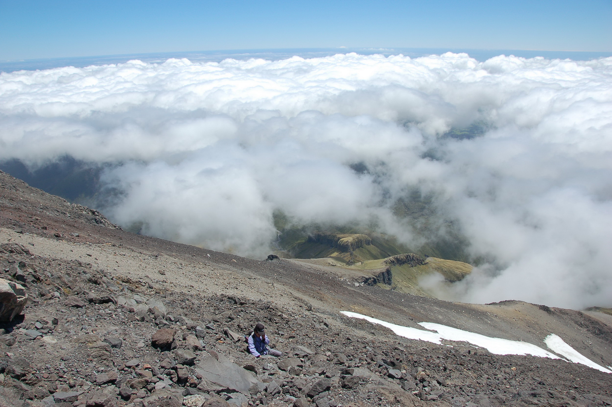 自登山口1,600m陡上