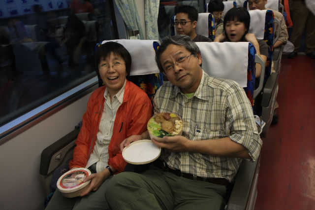 美味的便當理事長很滿意。