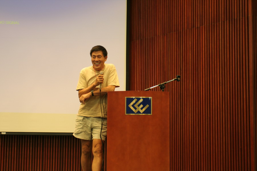 兆復學長招募游泳隊員