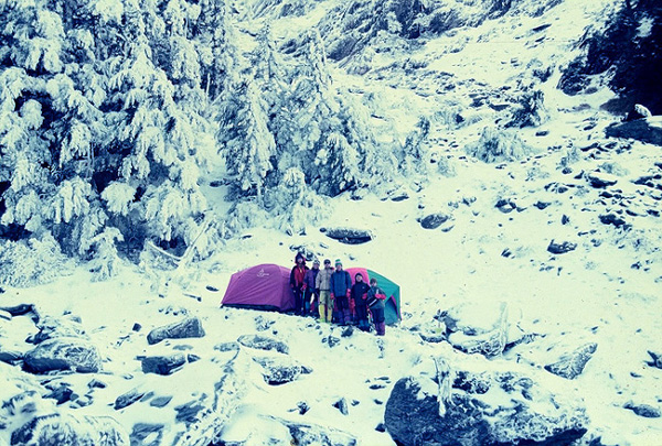 劍溝中的基地營(2950m)