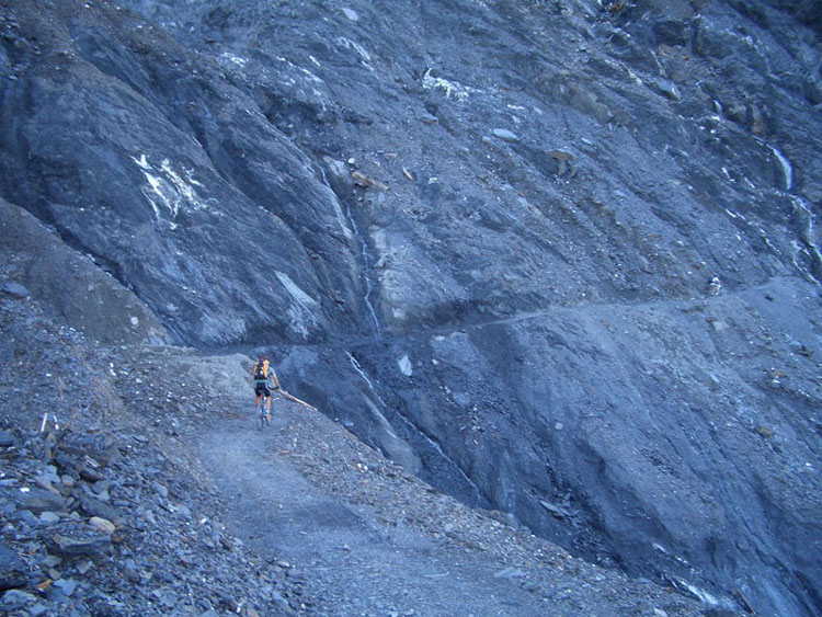 西段崩壁