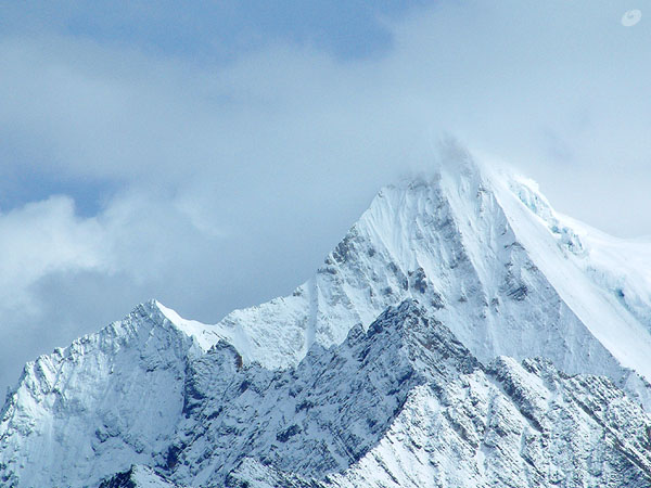 夏諾多吉雪峰