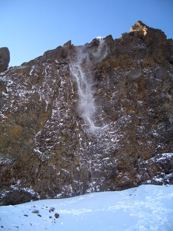 半道雪瀑.