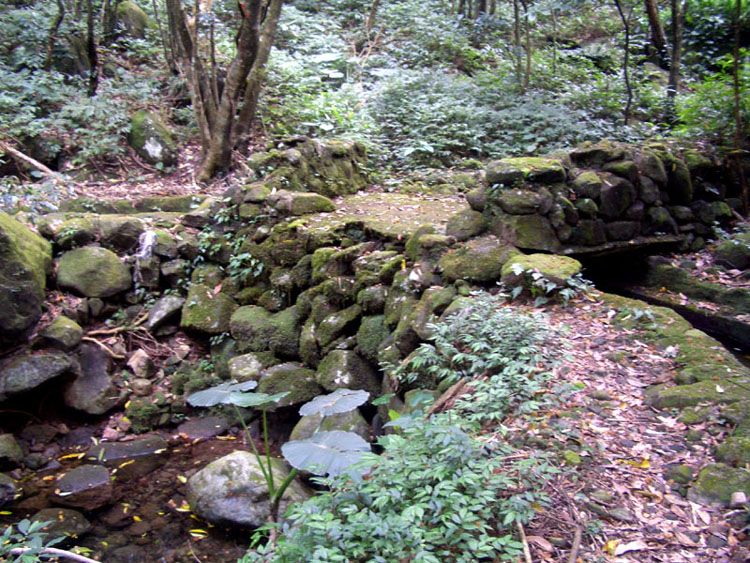 圳道與溪溝交會處