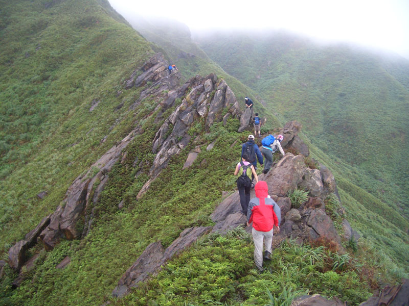 小岩峰, 峰峰相連