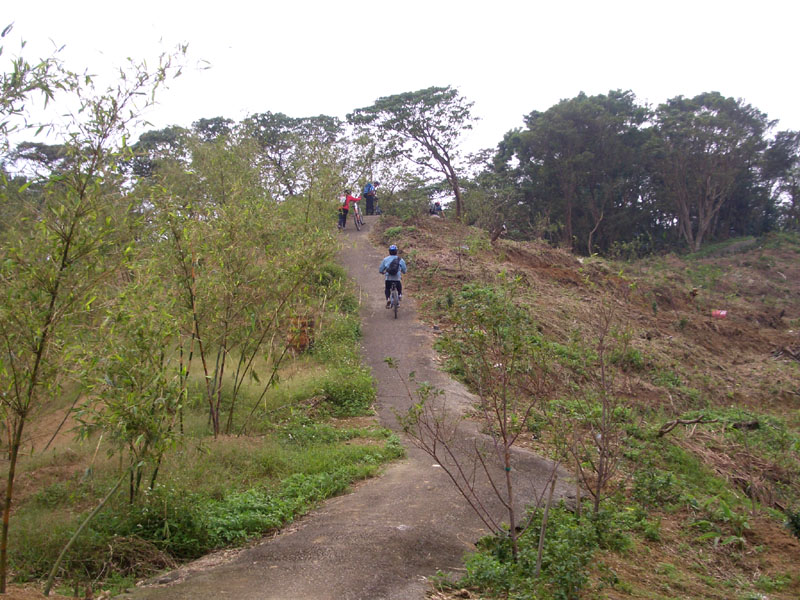 稜線小徑, 上坡路段