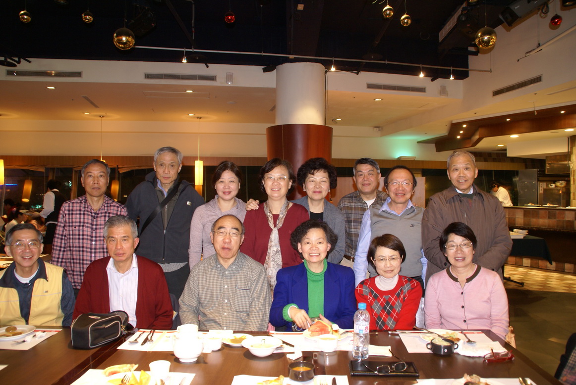 20110309前排左起：何舜昌，劉俊祥，徐清輝，黃錡英，羅富英，李威娜
後排左起：張徽正，王慶復，李昌屏，小孫，彭淑秋，蔡昌里，許英朗，林鴻祺

張榜奎攝影