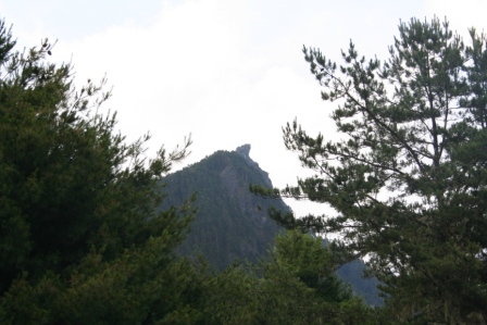 巴蘭沙克山後鞍望雙魚峰英姿。(雪怪攝)