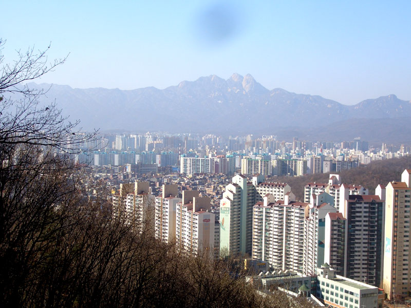 對面(西方)是北漢山