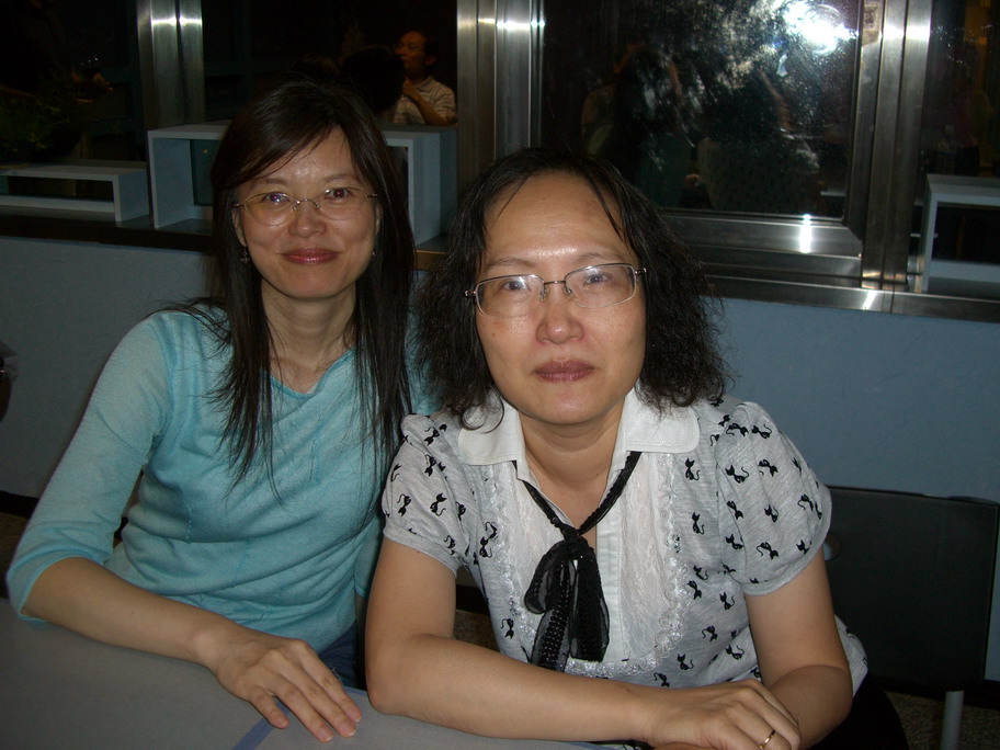久違的曾麗妙、陳美玲。