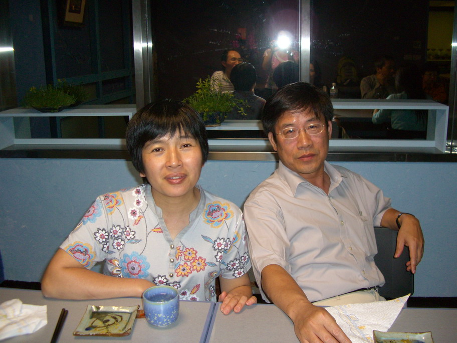 李民政賢伉儷，夫人也叫邱淑華喔！