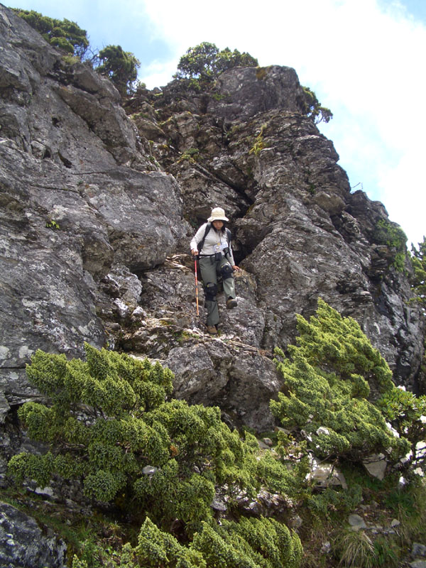 鷹仔嘴山西側岩溝