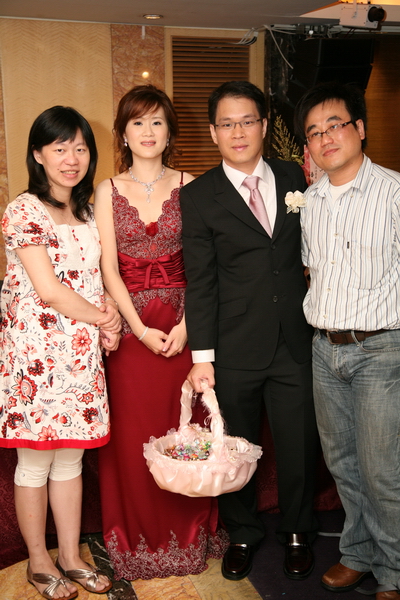 小林跟盈如的房東，真的是感謝學長姐啦，你們是我的貴人