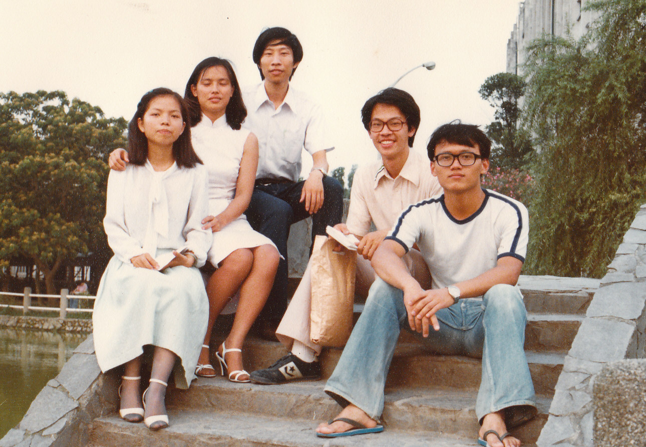 65級畢業照, 醉月湖.