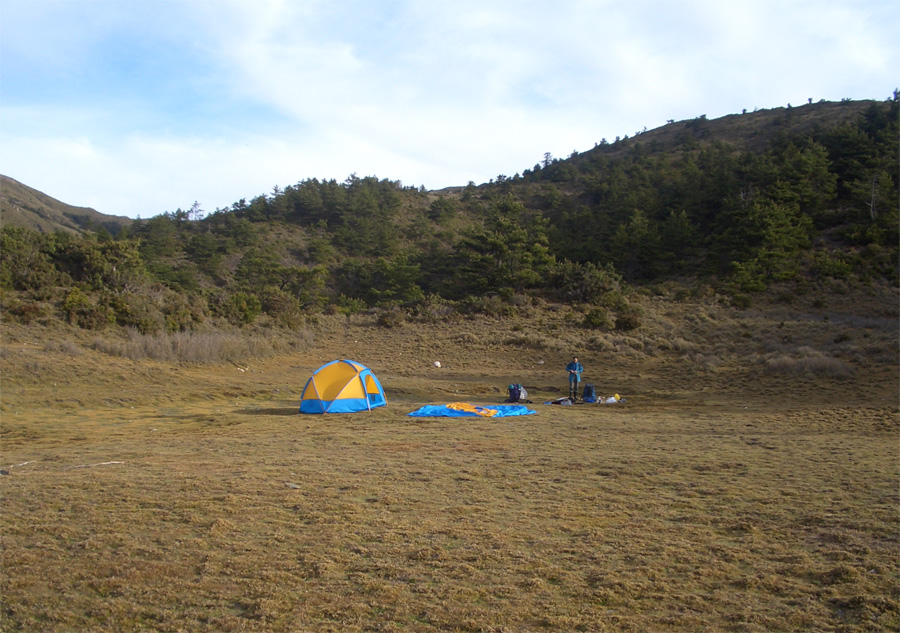 布新(布拉克桑山.新康山)營地