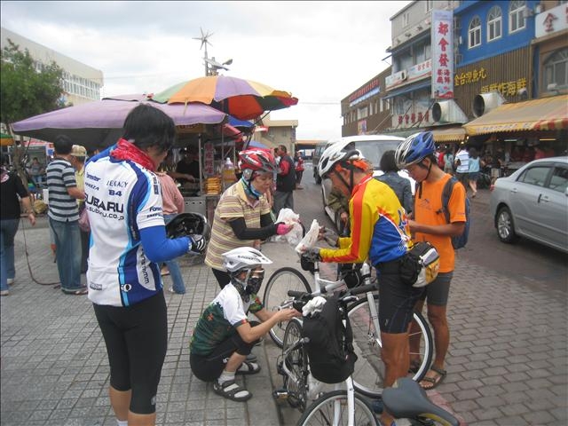 在大園的竹圍?    2009年10月..    
 亨利王/ the photographer