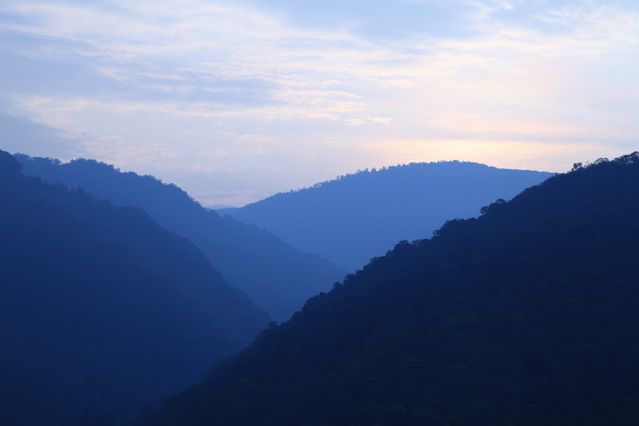 民宿窗前山景