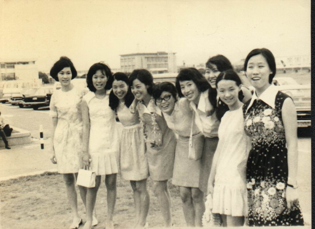 左起：郭允瑩，蔡其南，李威娜，王孝容，許植英，陳文珊，李嶺生，錢力蓉，王月英