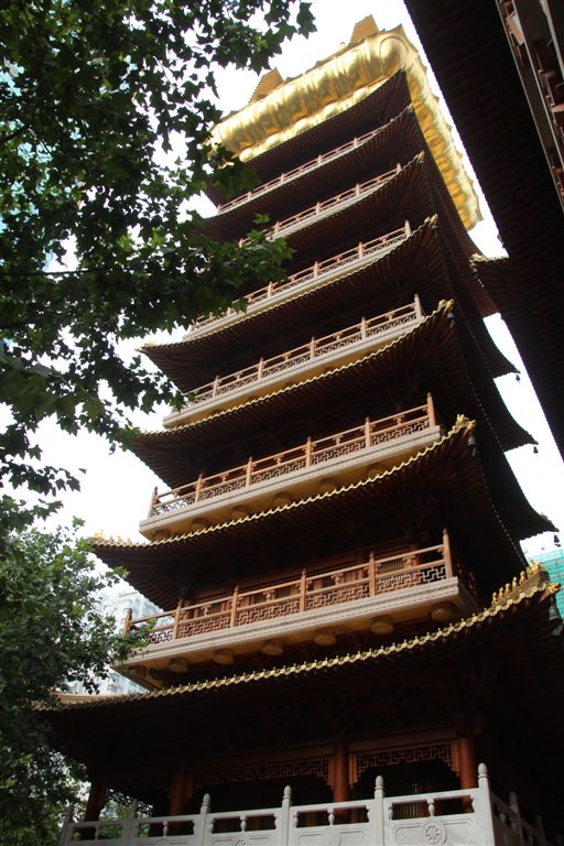 塔身