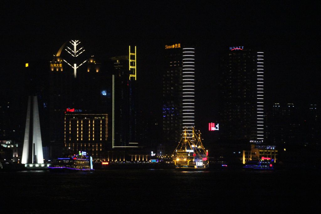 左下為上海解放紀念塔，遠處為虹口區。陳毅的三野部隊最先進入上海。