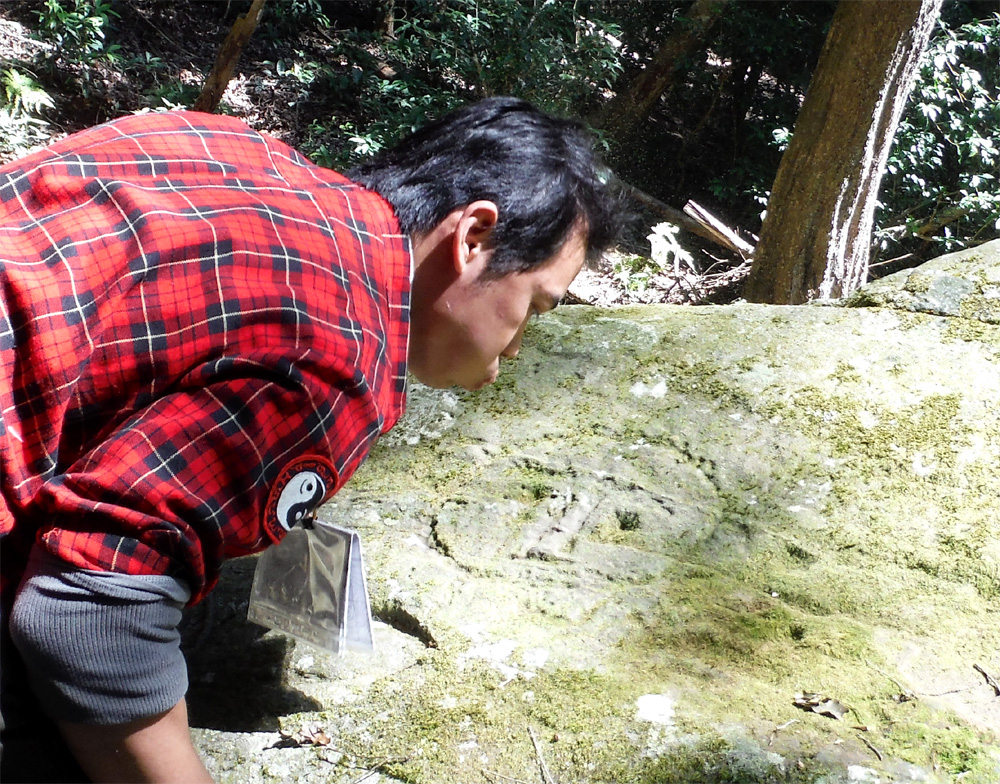人頭雕像