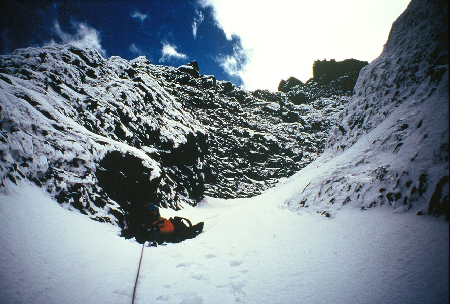 雪溝中段, 此時雲已開始湧動.